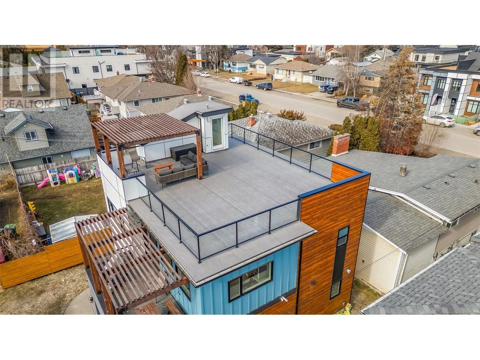 841 & 843 Martin Avenue