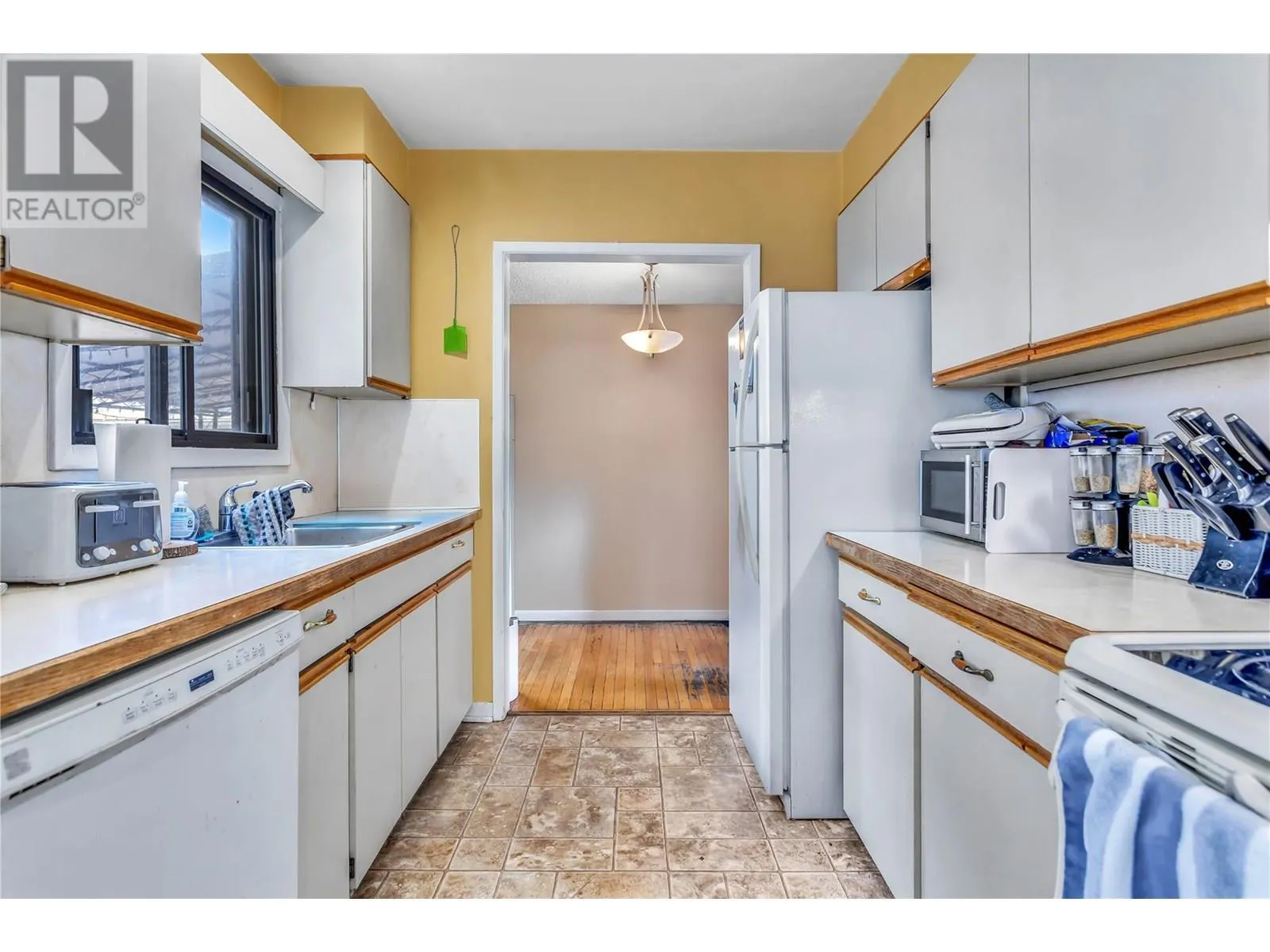 841 & 843 Martin Avenue