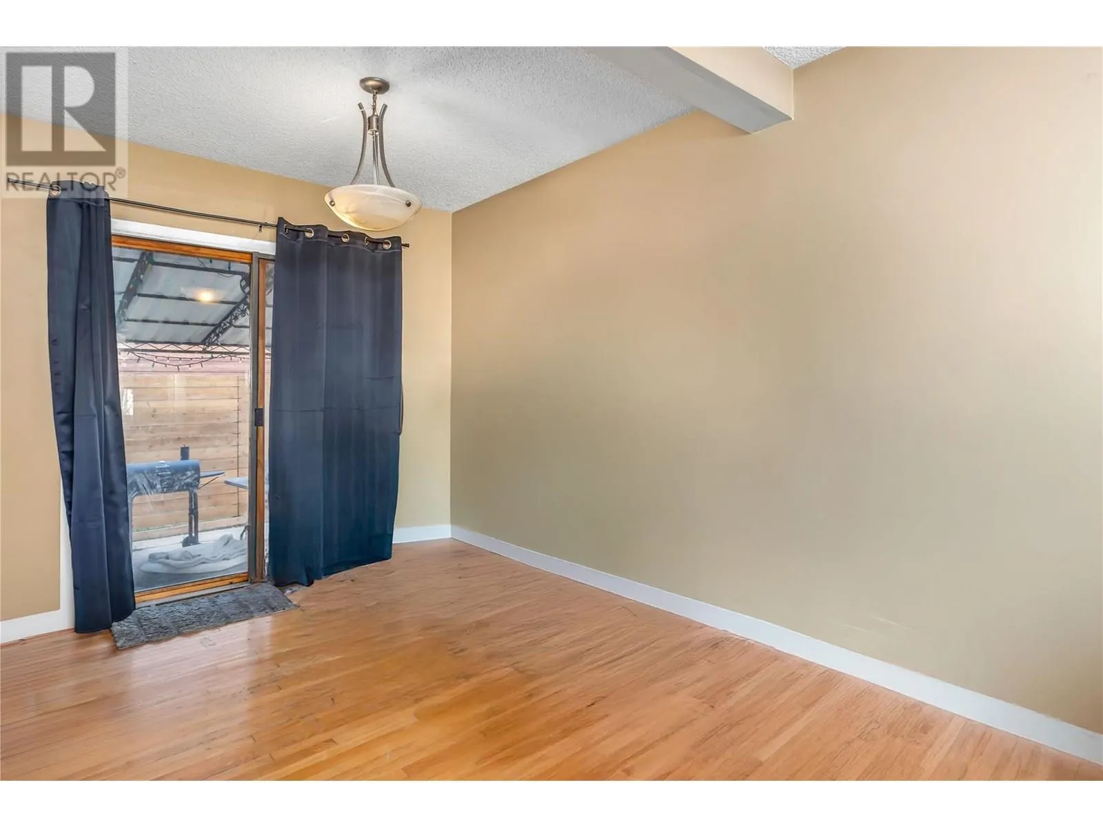 841 & 843 Martin Avenue