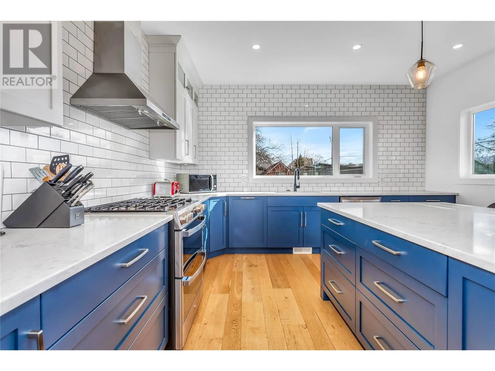841 & 843 Martin Avenue