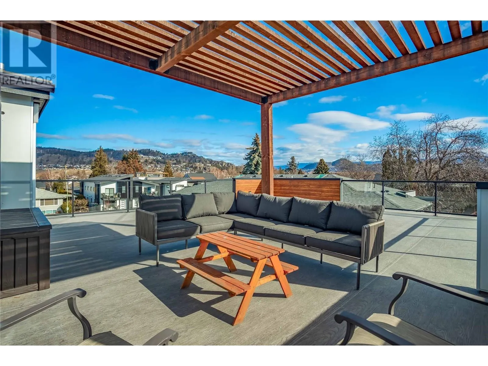 841 & 843 Martin Avenue