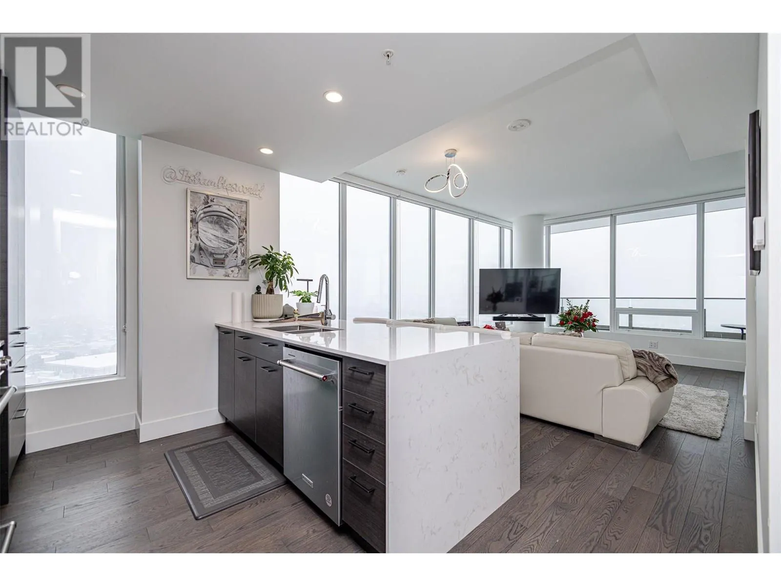 1181 Sunset Drive Unit# 1902