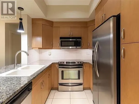 7343 Okanagan Landing Road Unit# 2204