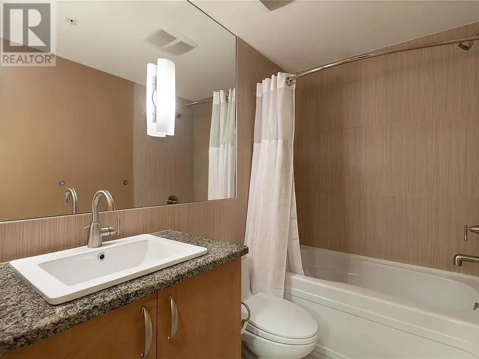 7343 Okanagan Landing Road Unit# 2204