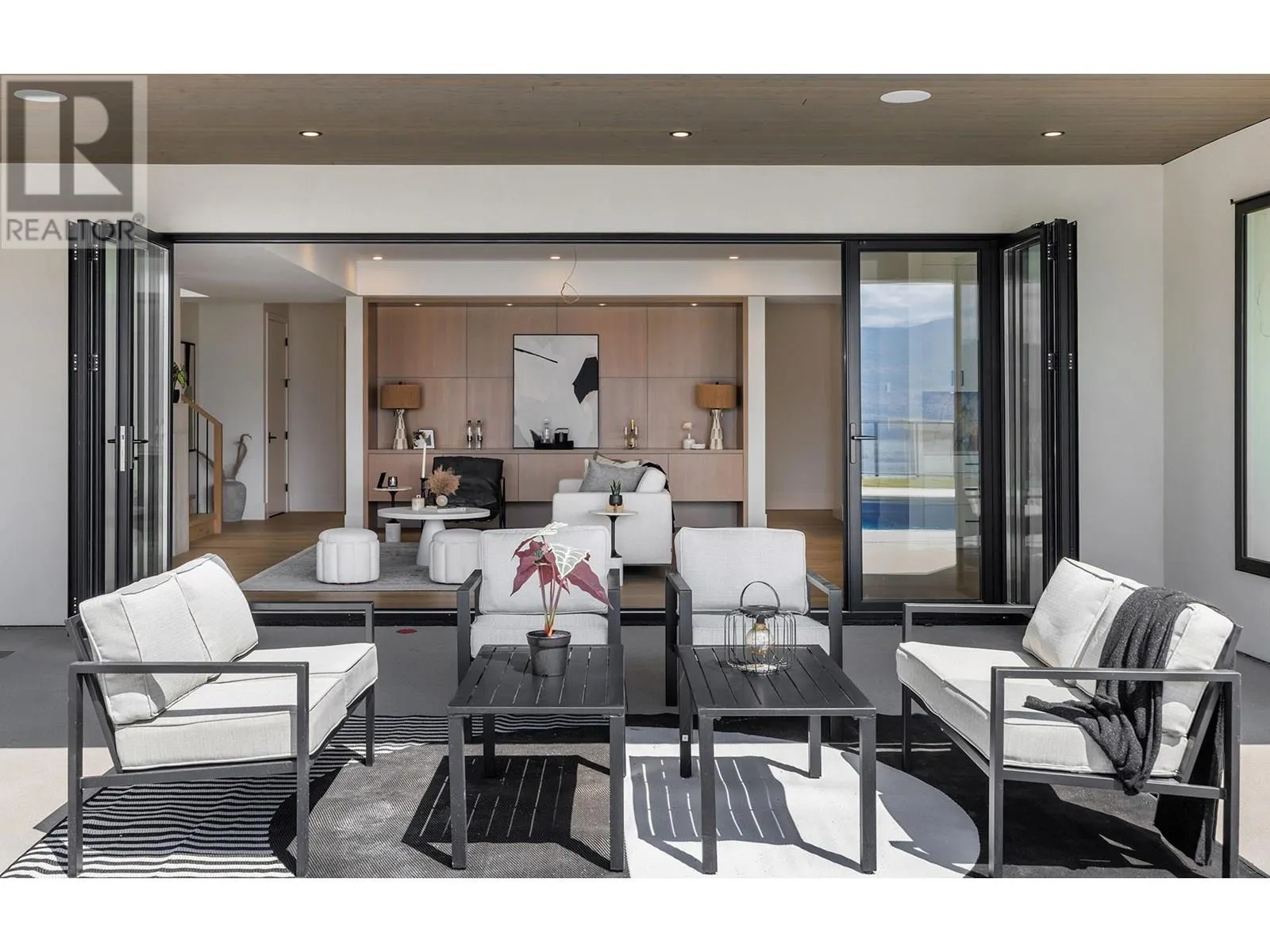 1392 Vineyard Drive
