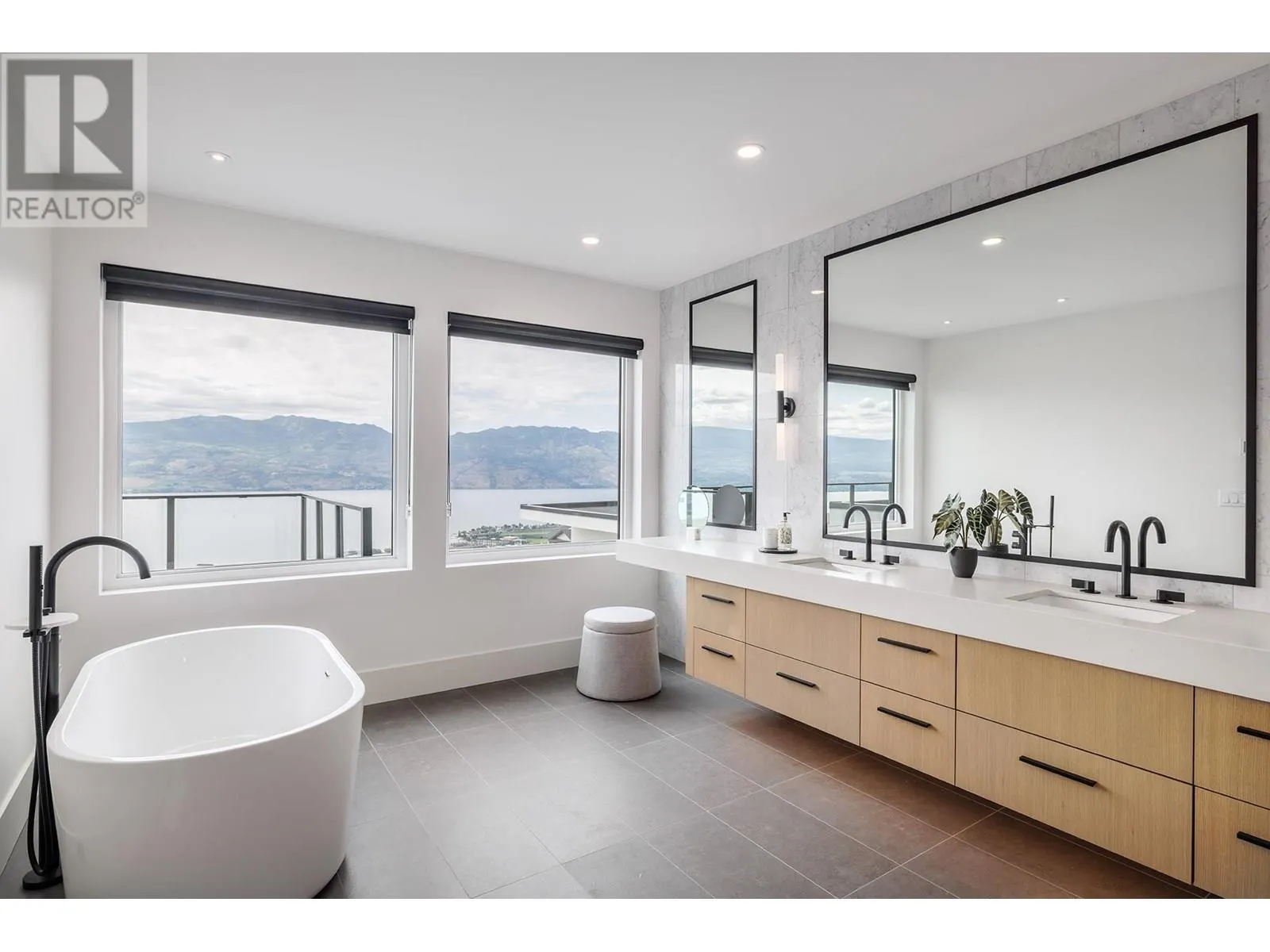 1392 Vineyard Drive