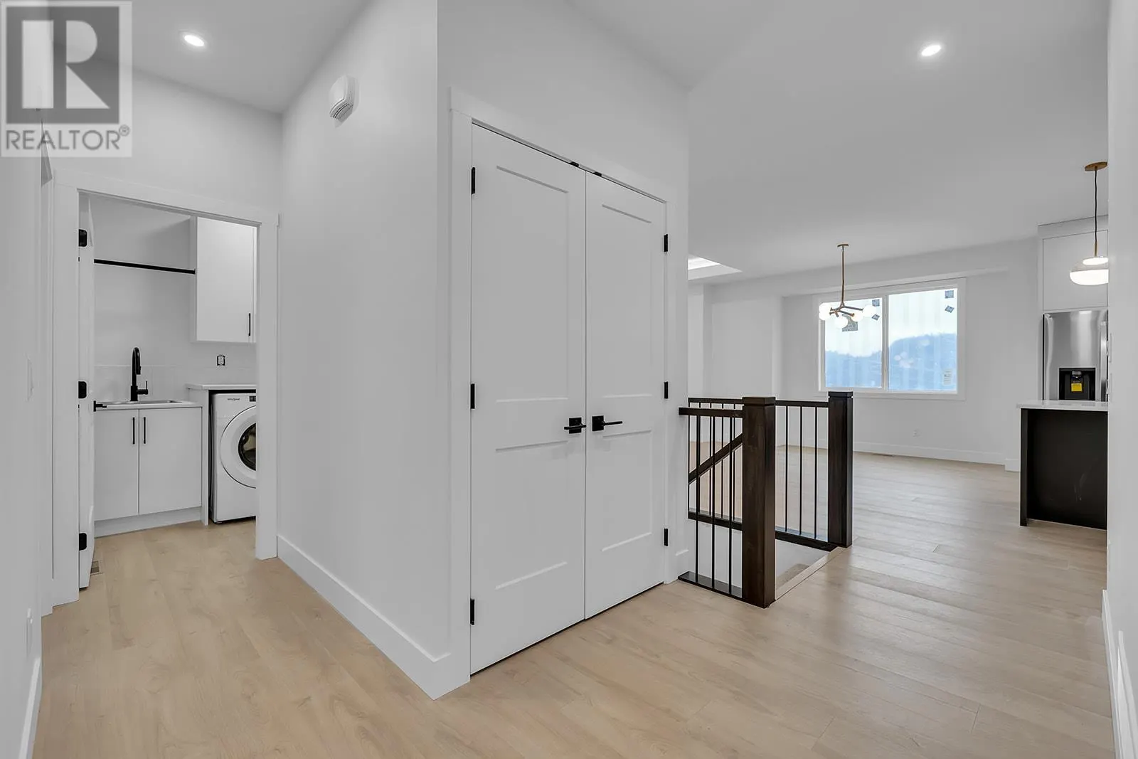 2843 Canyon Crest Drive