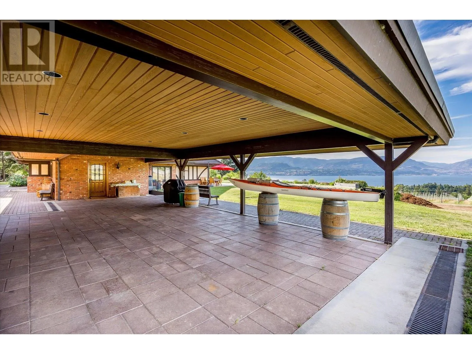 4855 Chute Lake Road