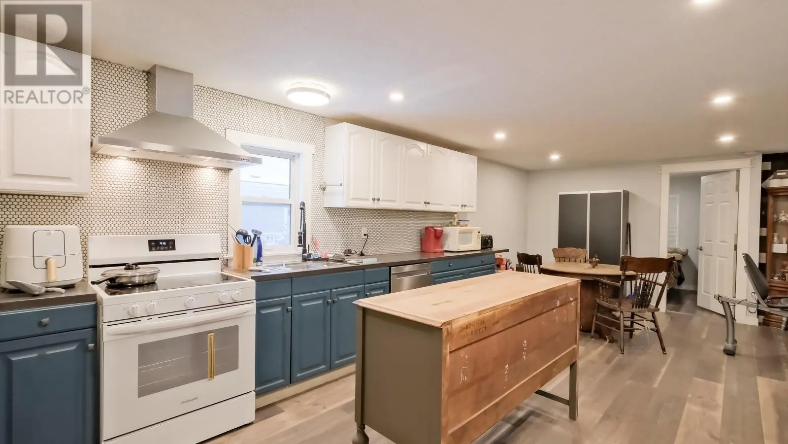 3381 Village Green Way Unit# 33