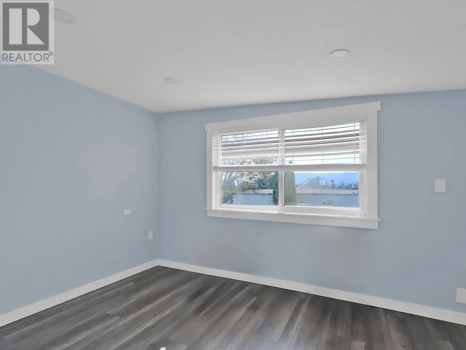 3381 Village Green Way Unit# 33