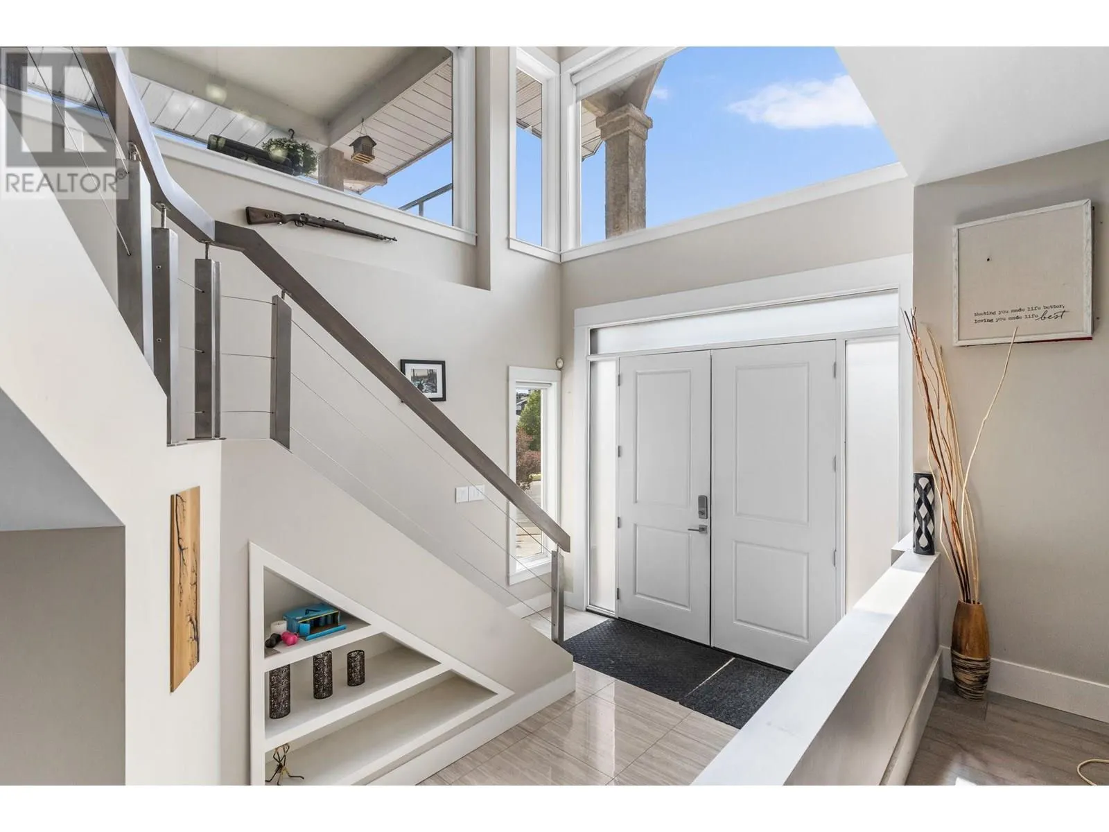 607 Clifton Road S