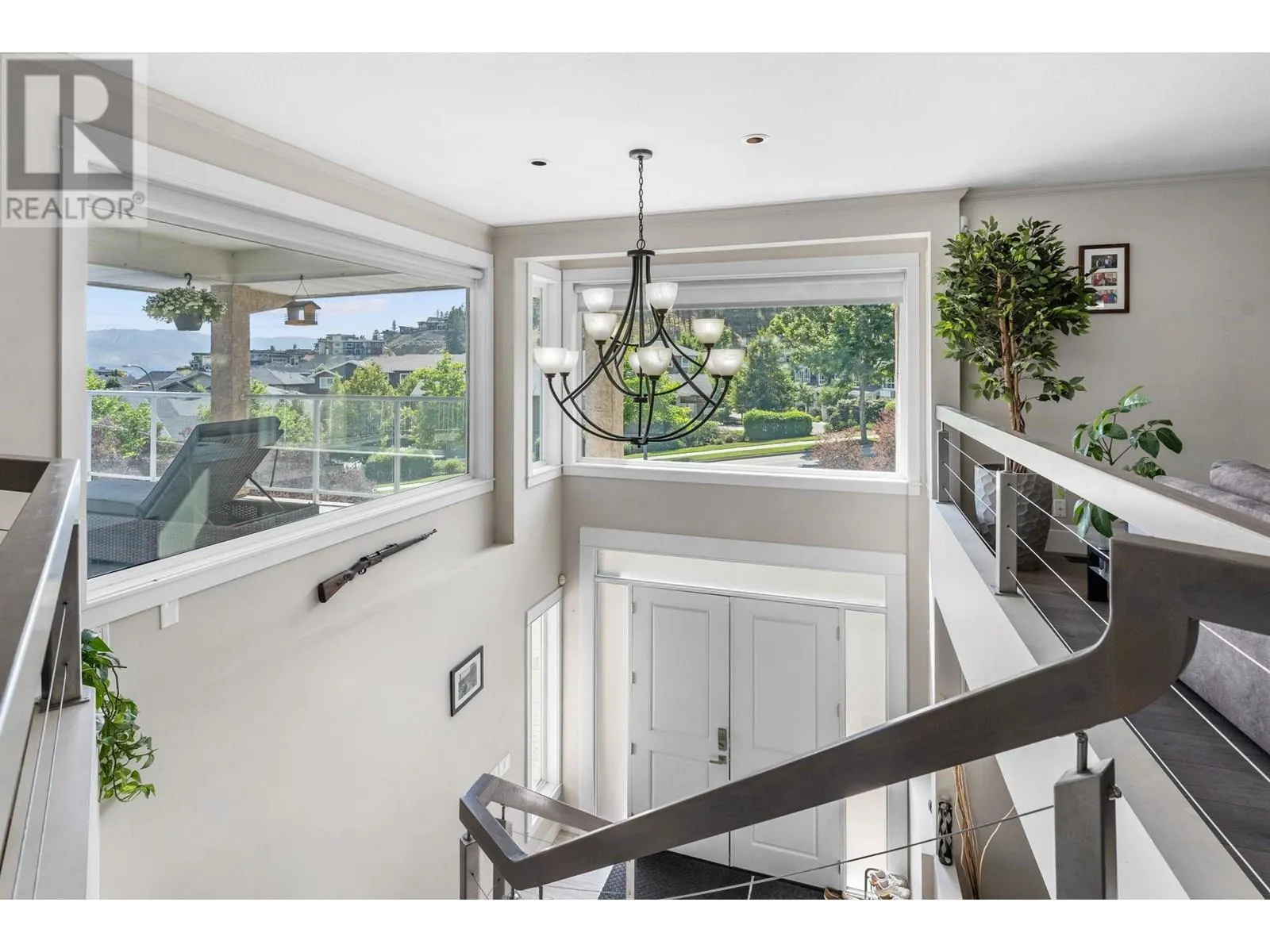 607 Clifton Road S