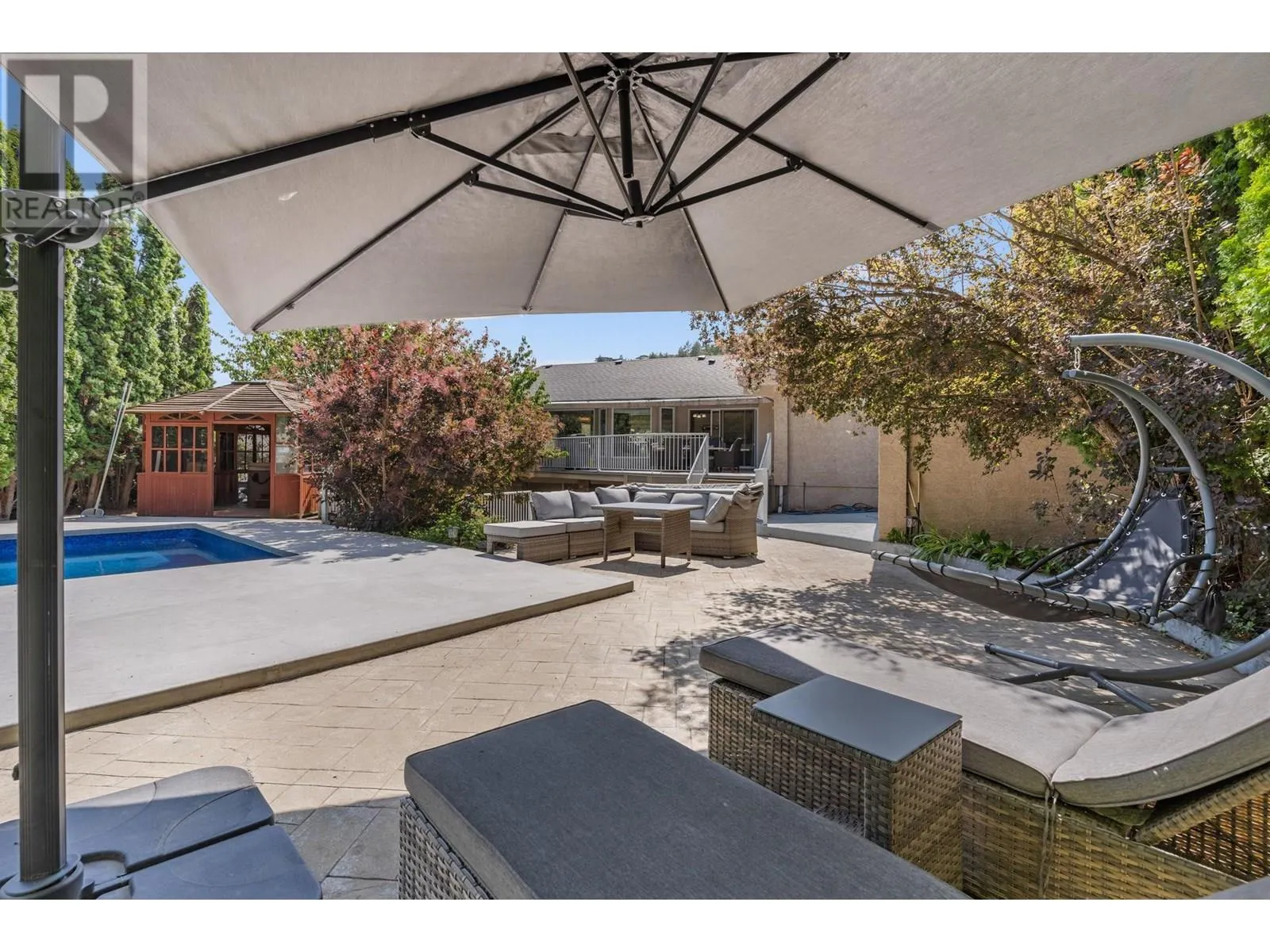 607 Clifton Road S