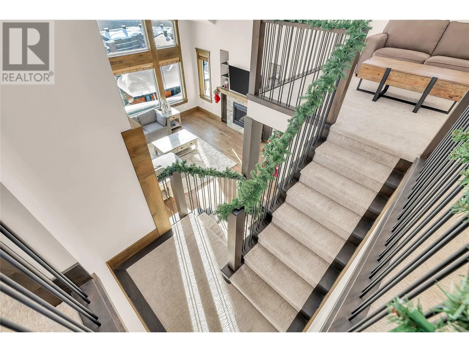 550 Feathertop Way