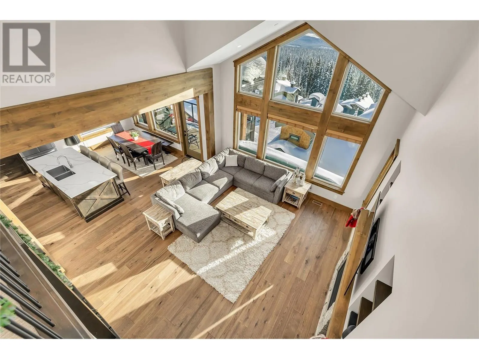550 Feathertop Way