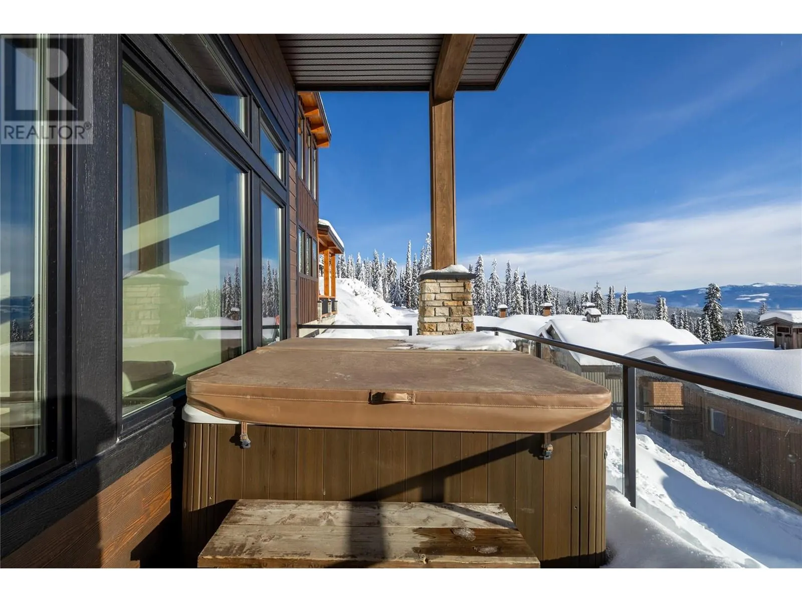 550 Feathertop Way