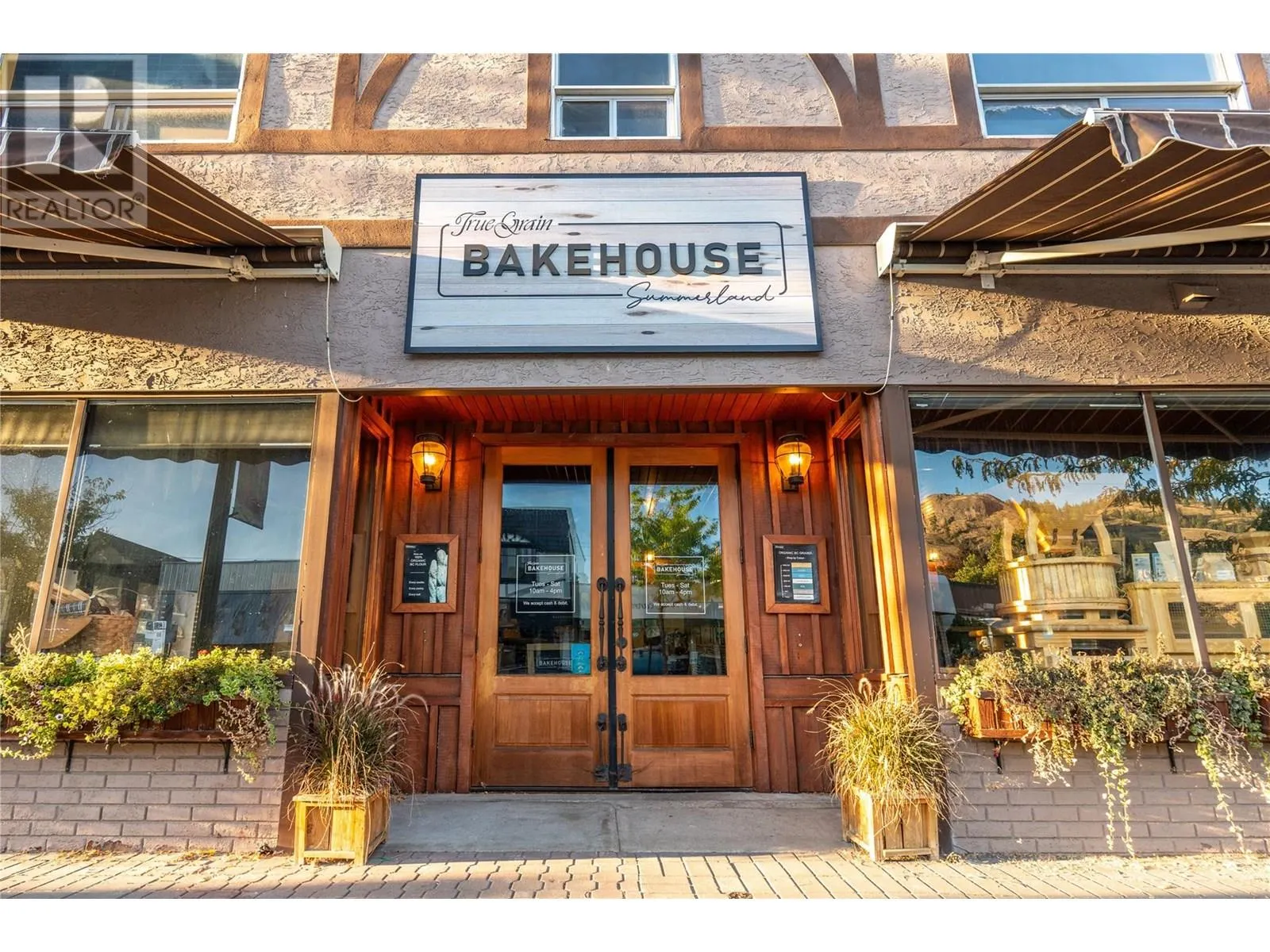10110 Main Street