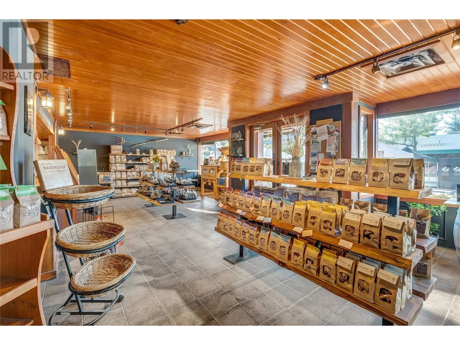 10110 Main Street
