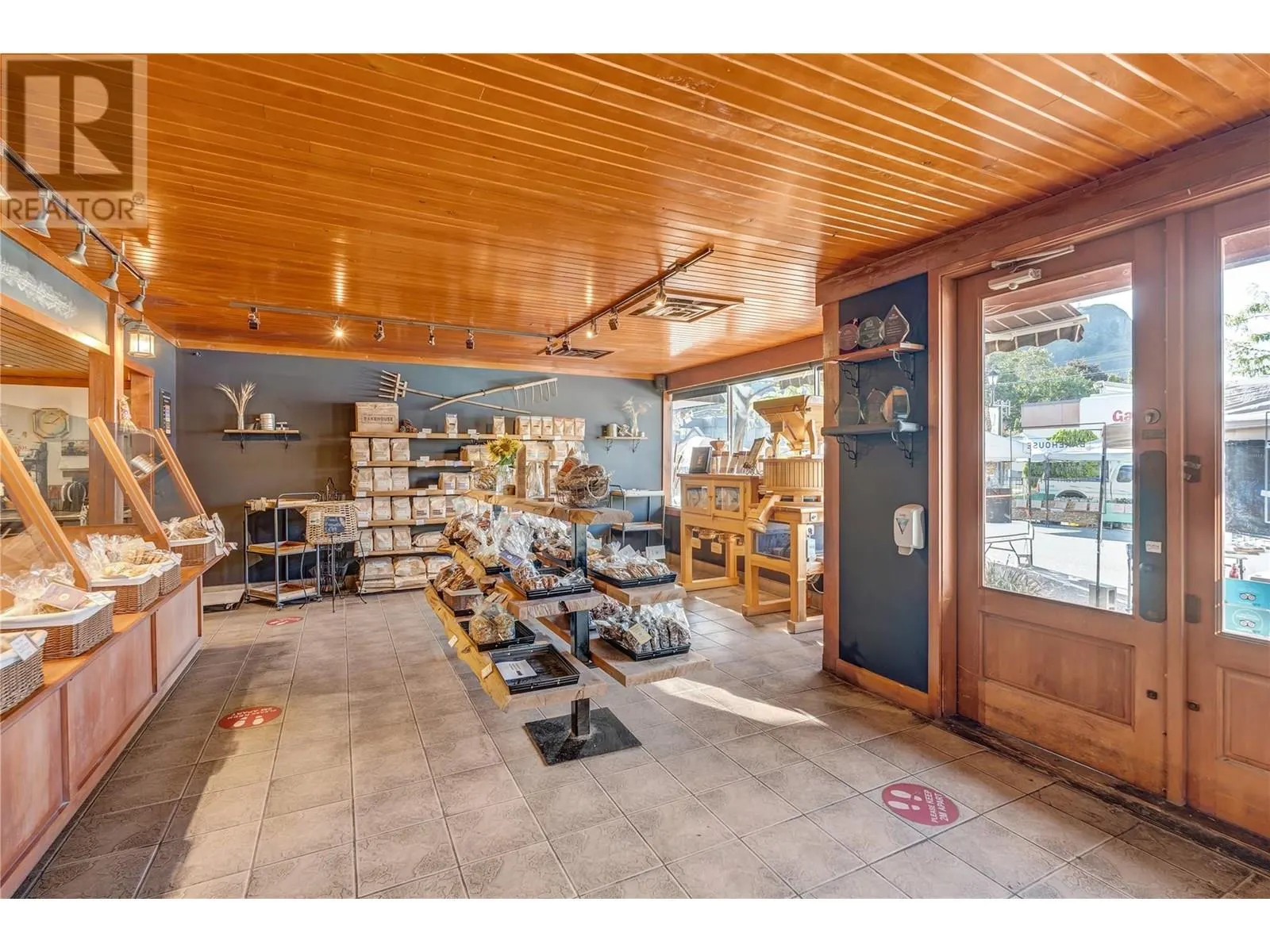 10110 Main Street