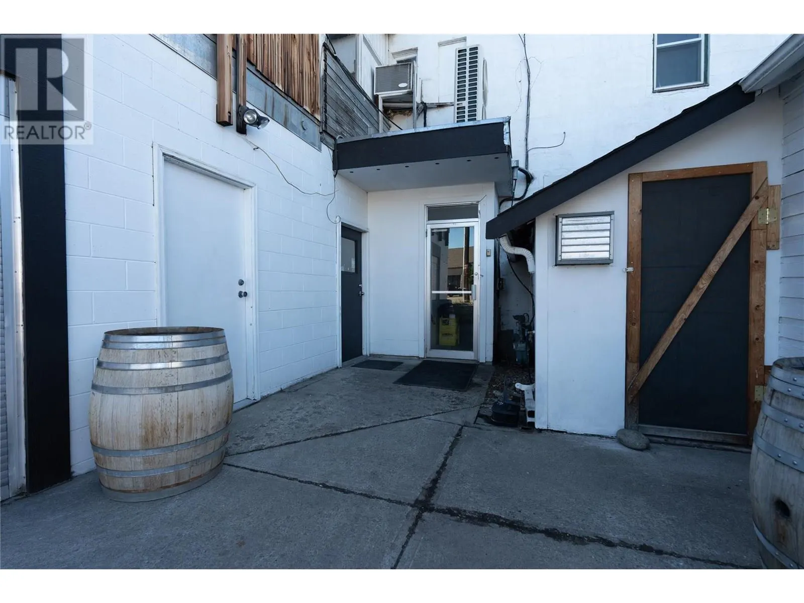 10110 Main Street