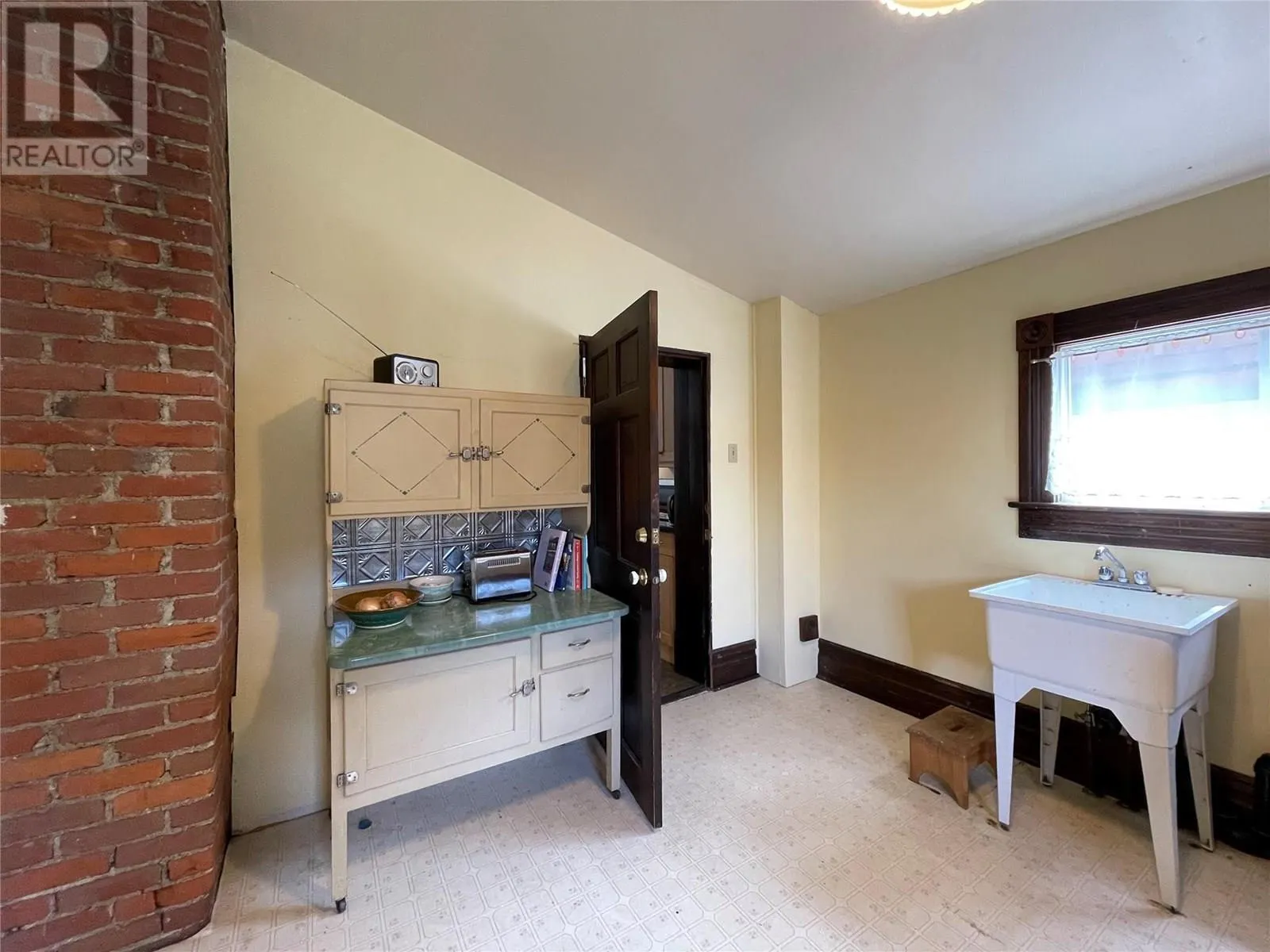 424 Observatory Street