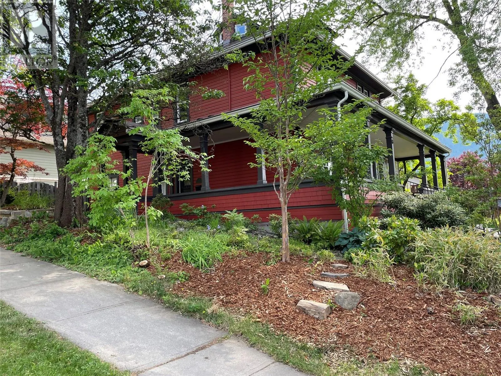 424 Observatory Street
