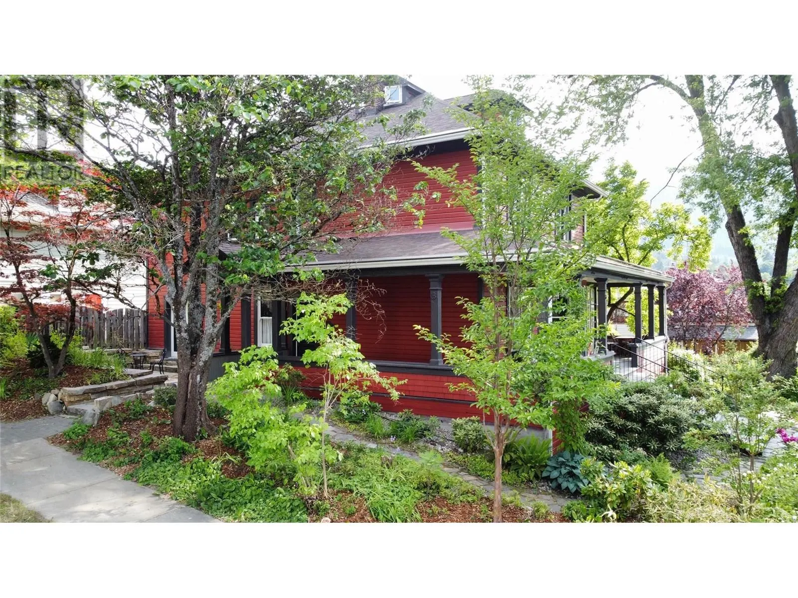 424 Observatory Street