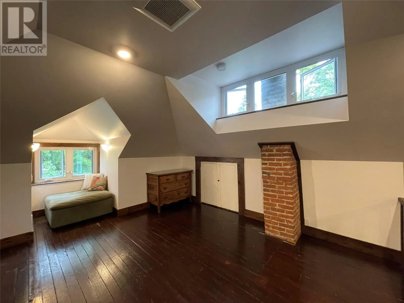 424 Observatory Street