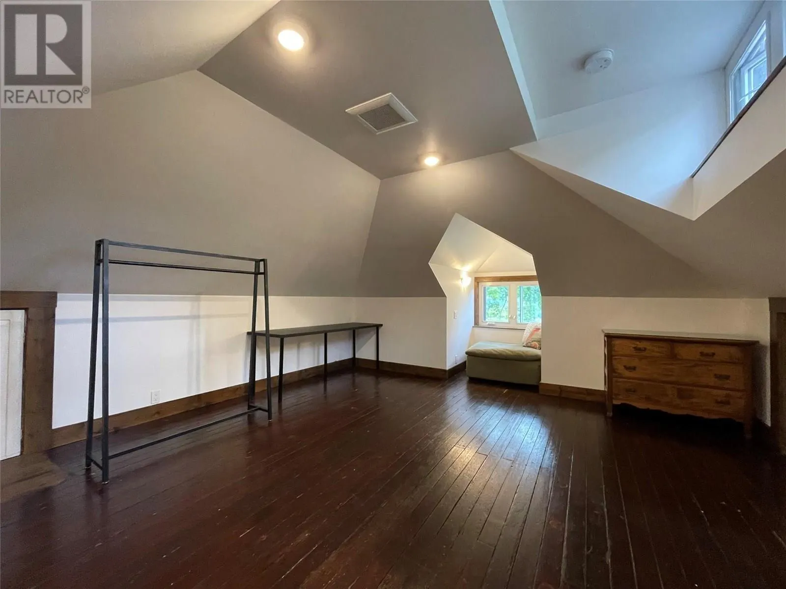 424 Observatory Street