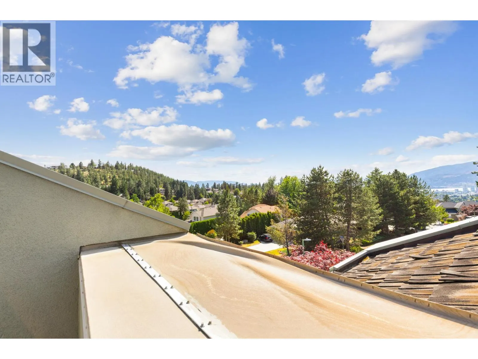 2111 Lillooet Crescent