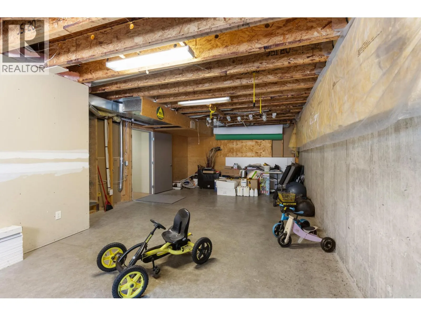 2111 Lillooet Crescent