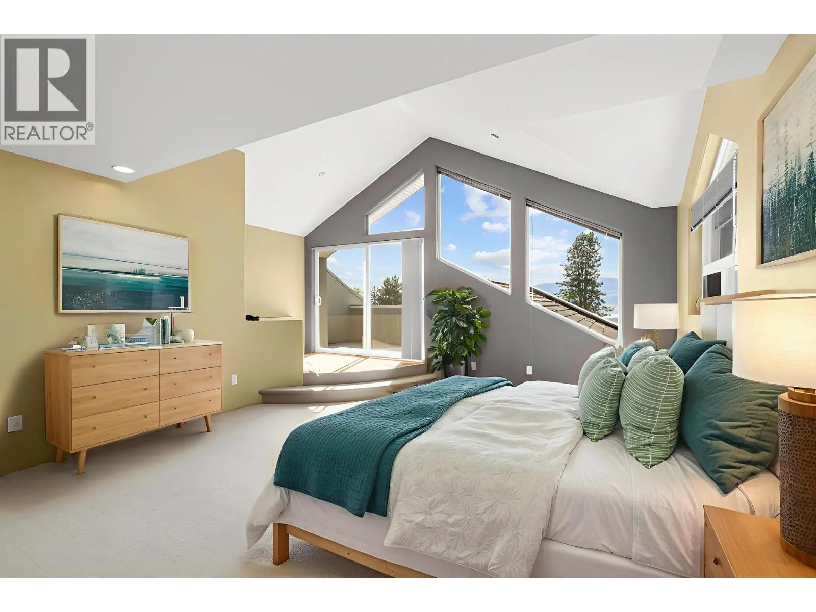 2111 Lillooet Crescent