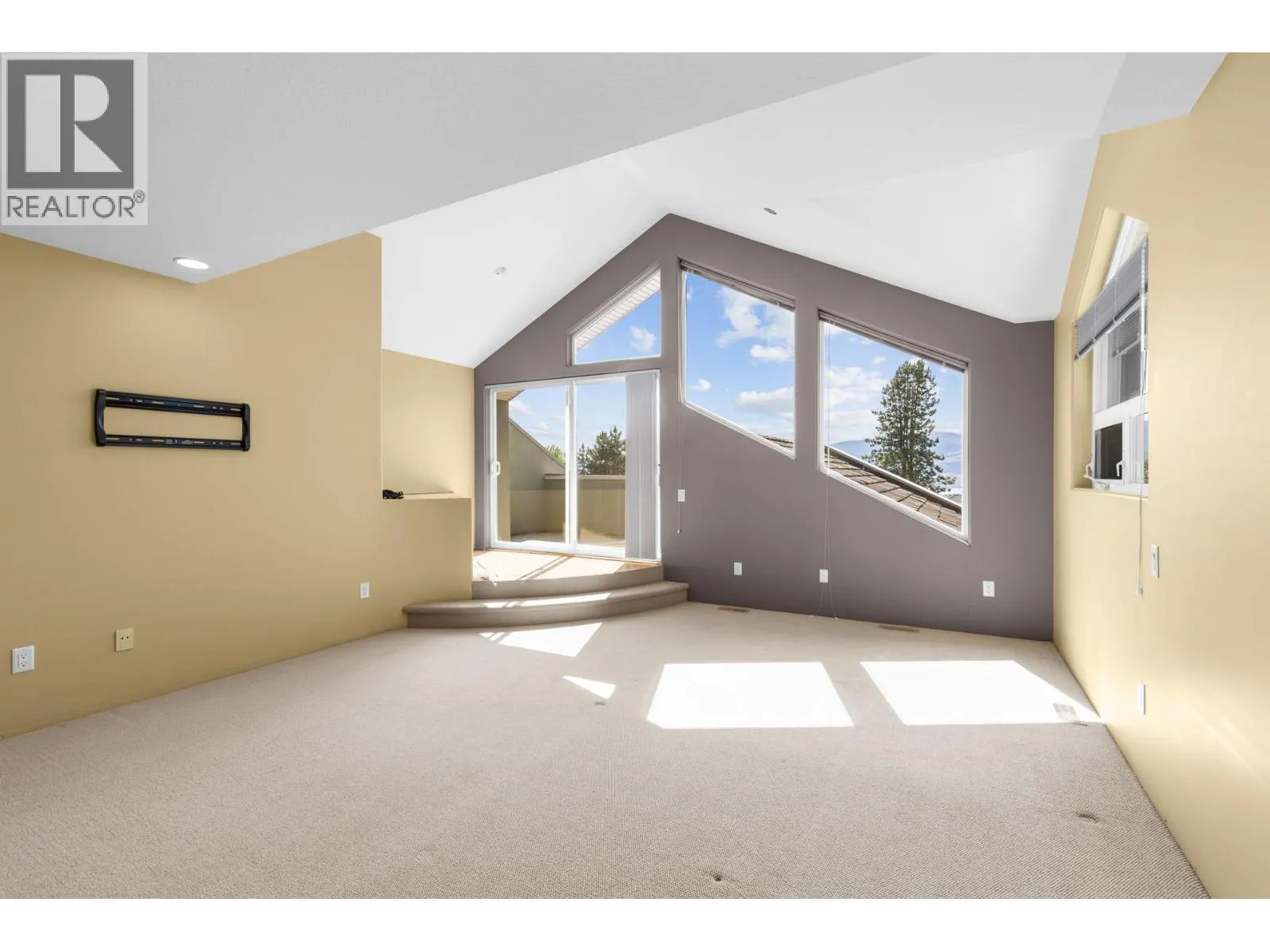 2111 Lillooet Crescent