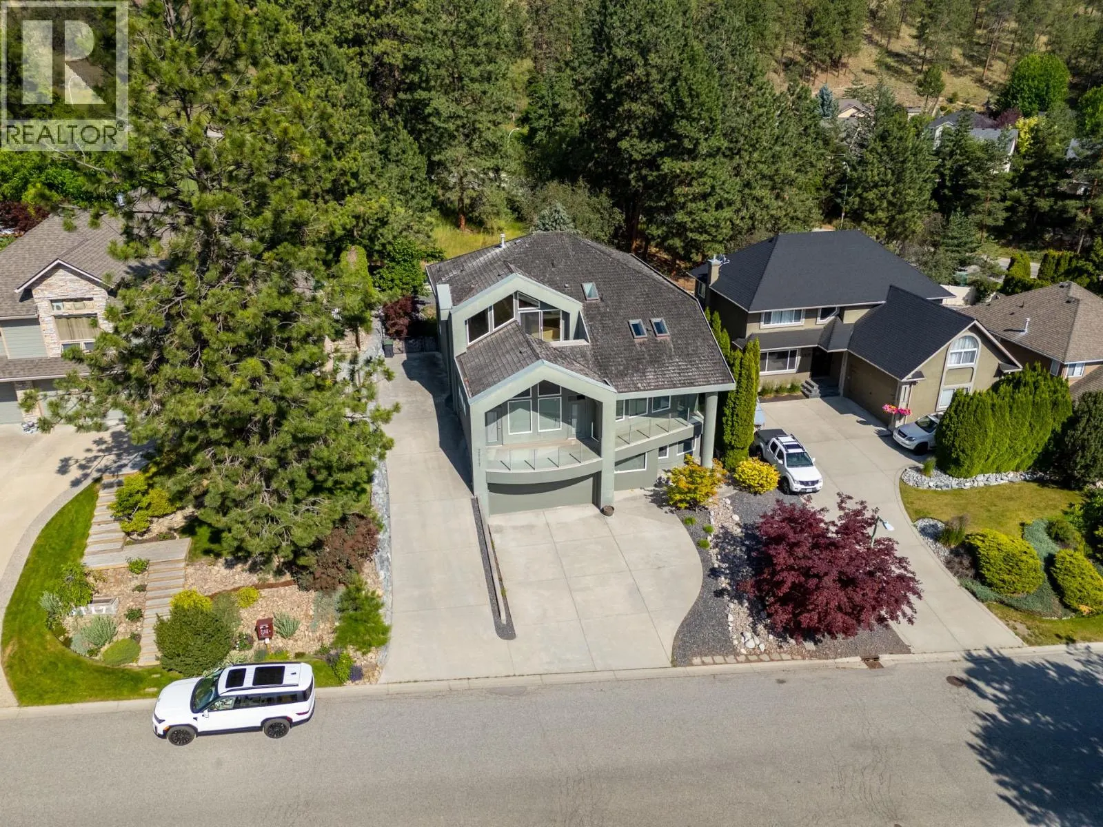 2111 Lillooet Crescent