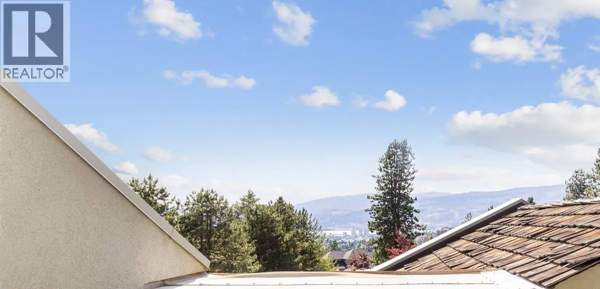 2111 Lillooet Crescent