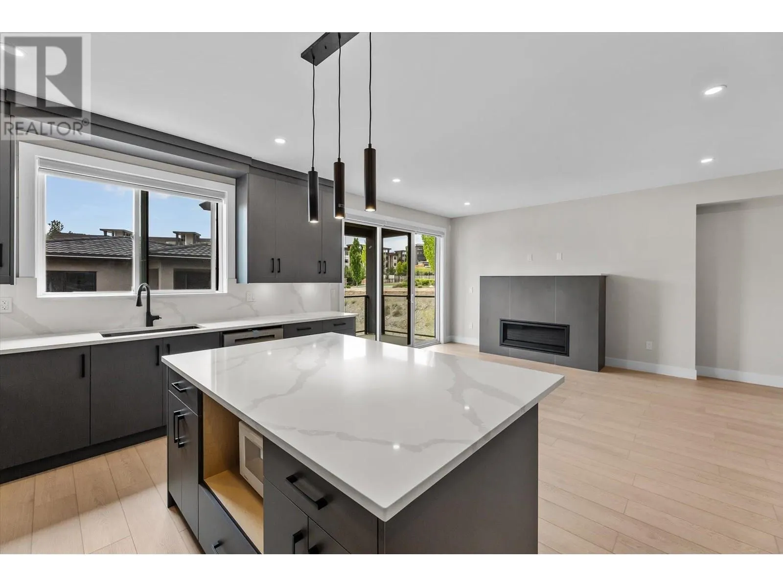1793 Viewpoint Drive