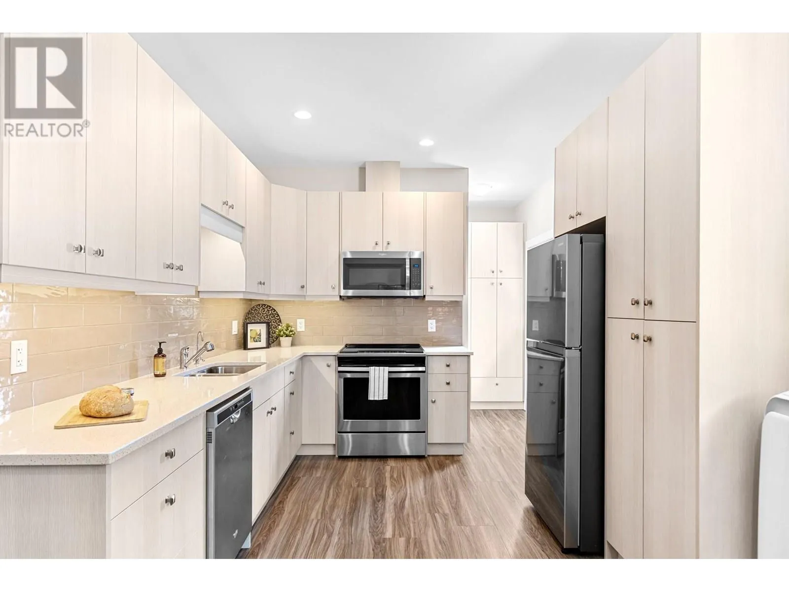3318 Vineyard View Drive