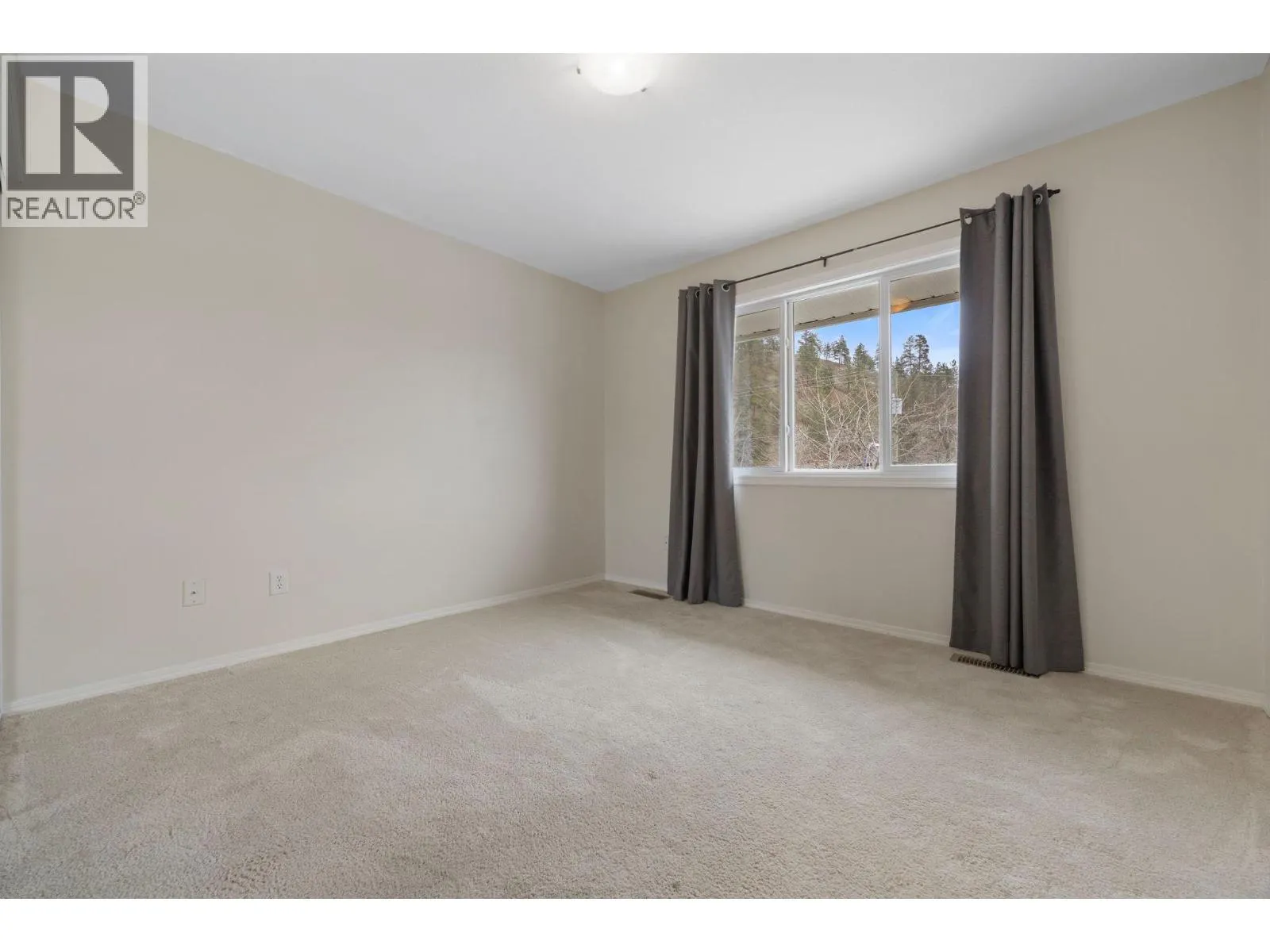 5460 Clements Crescent Unit# 107
