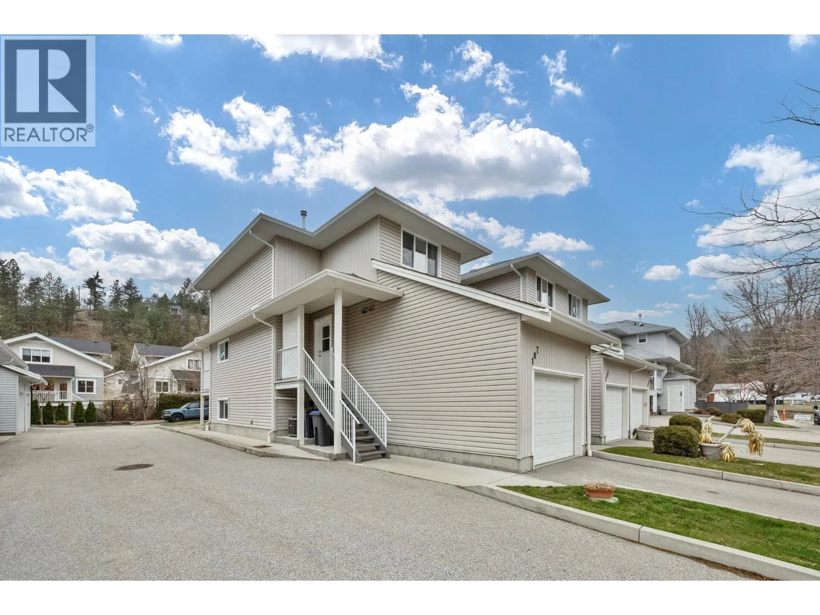 5460 Clements Crescent Unit# 107