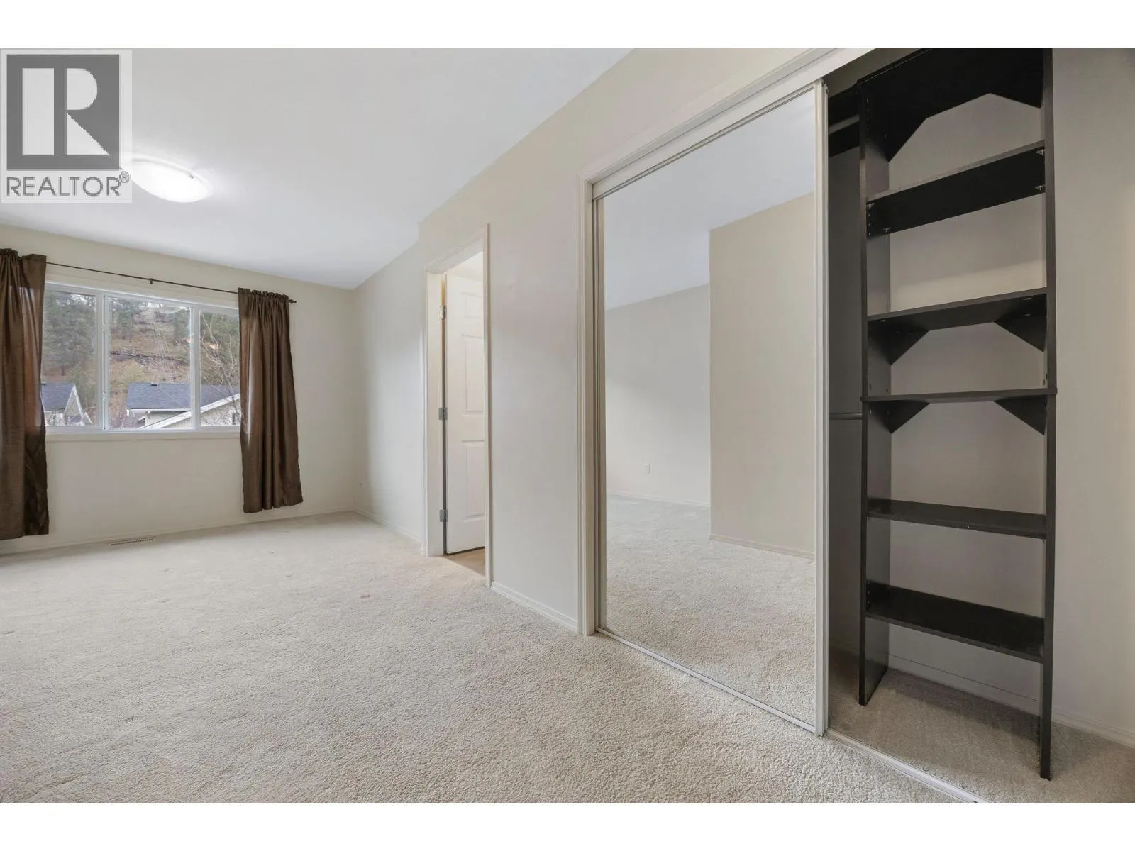 5460 Clements Crescent Unit# 107