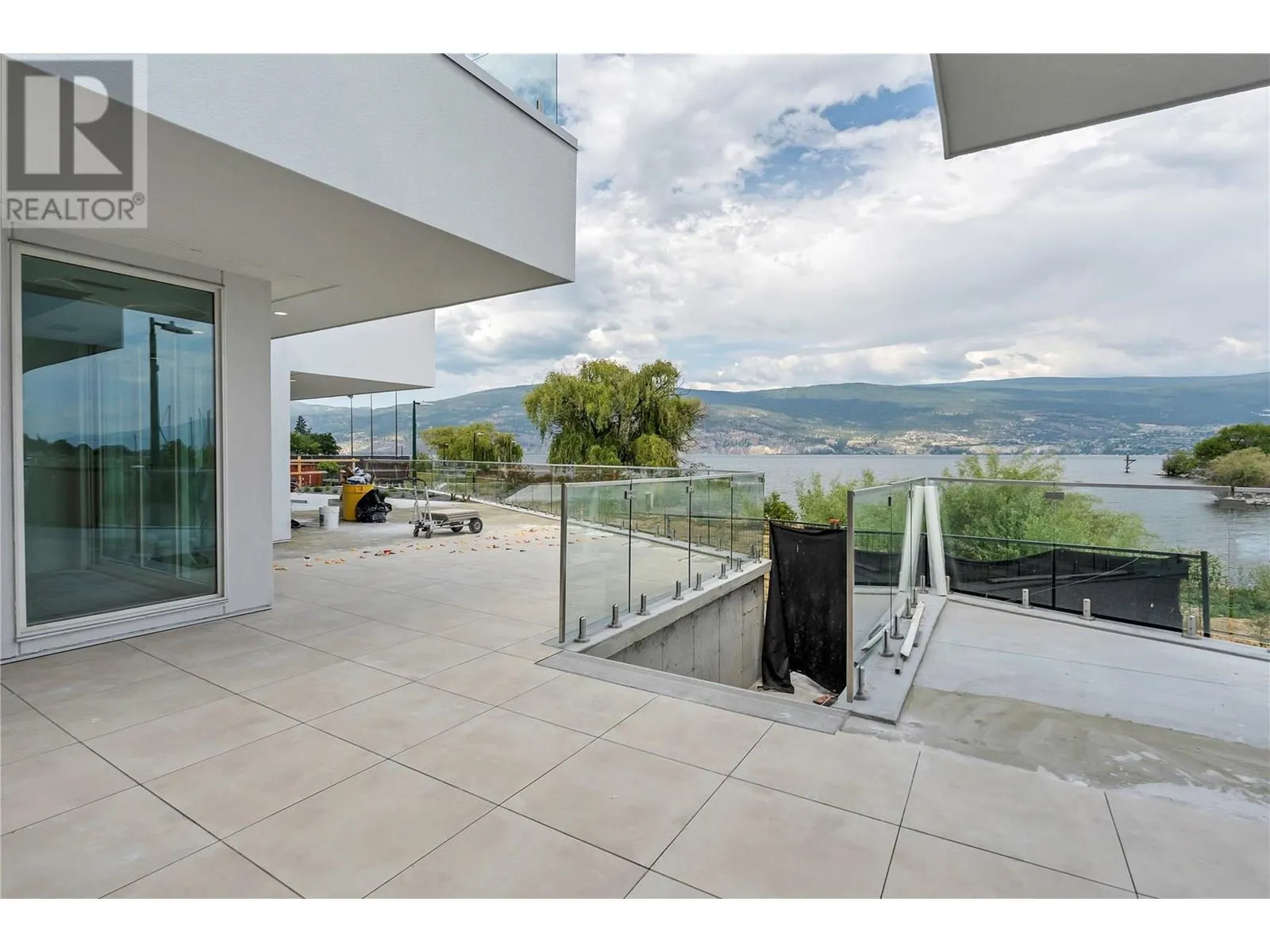 13419 Lakeshore Drive S Unit# 201
