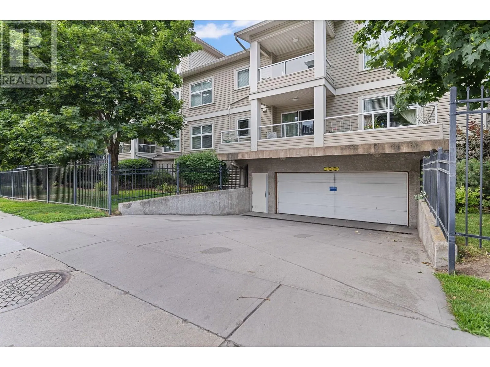 515 Houghton Road Unit# 311