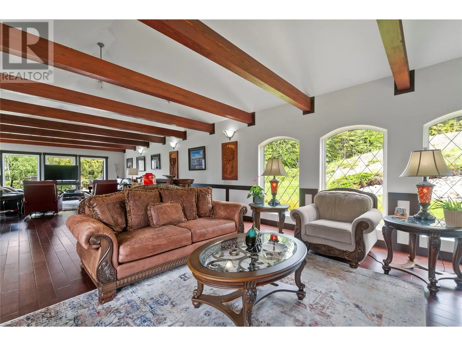 5121 IVY Road