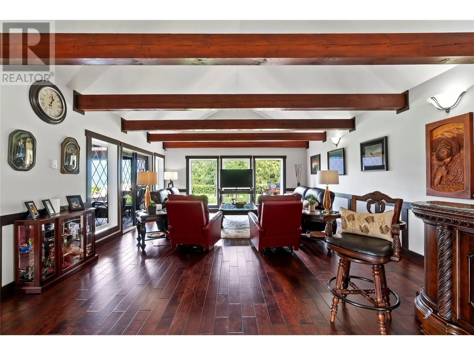 5121 IVY Road