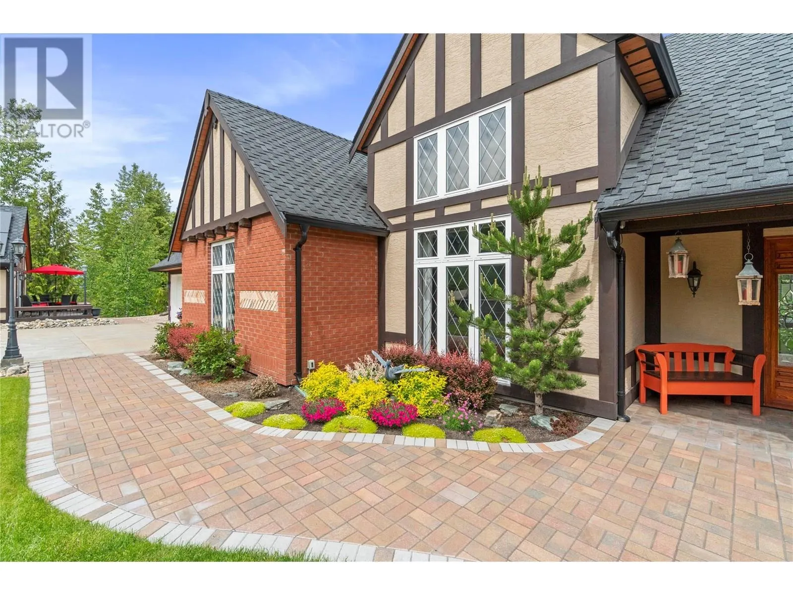 5121 IVY Road