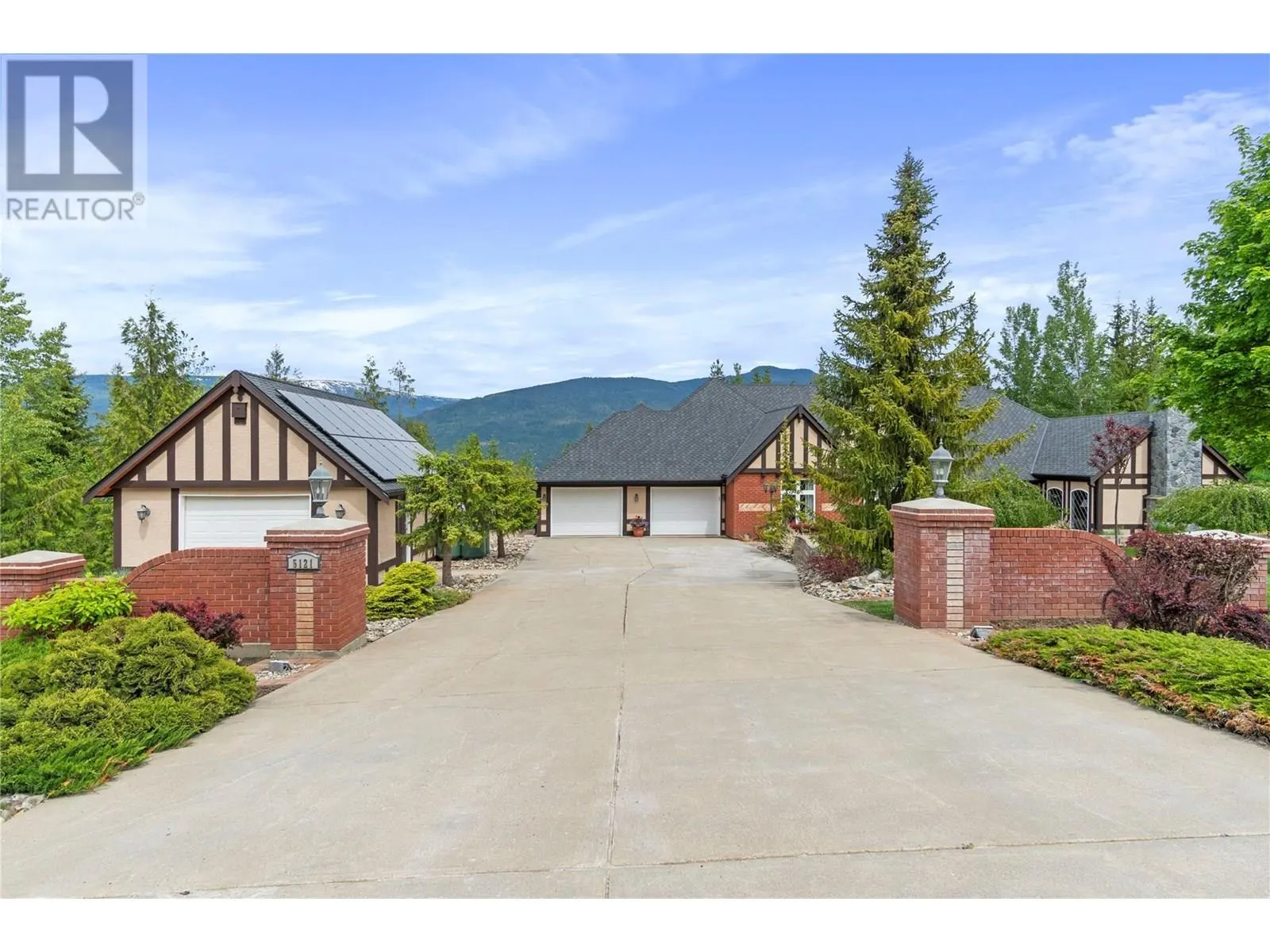 5121 IVY Road