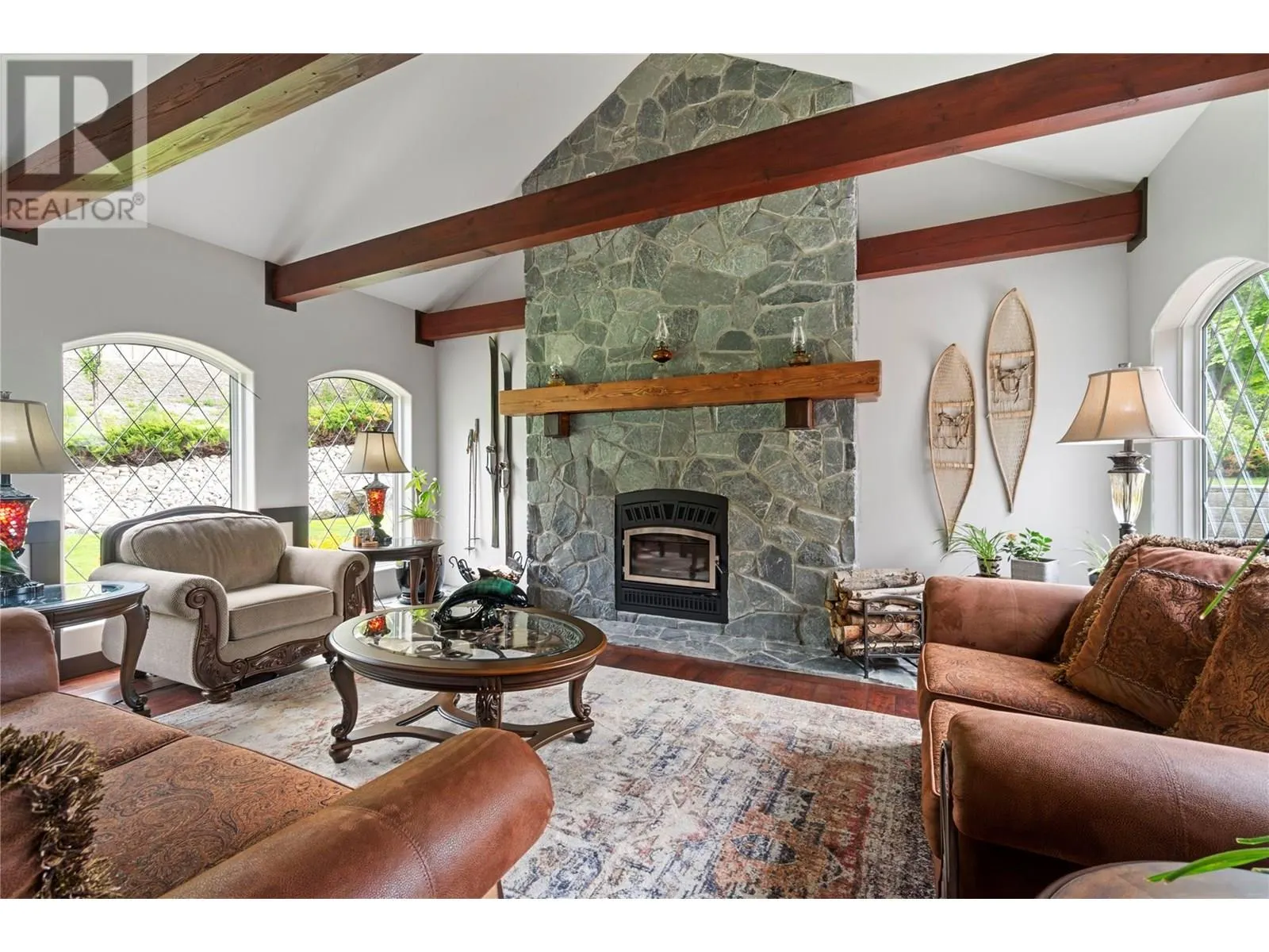 5121 IVY Road