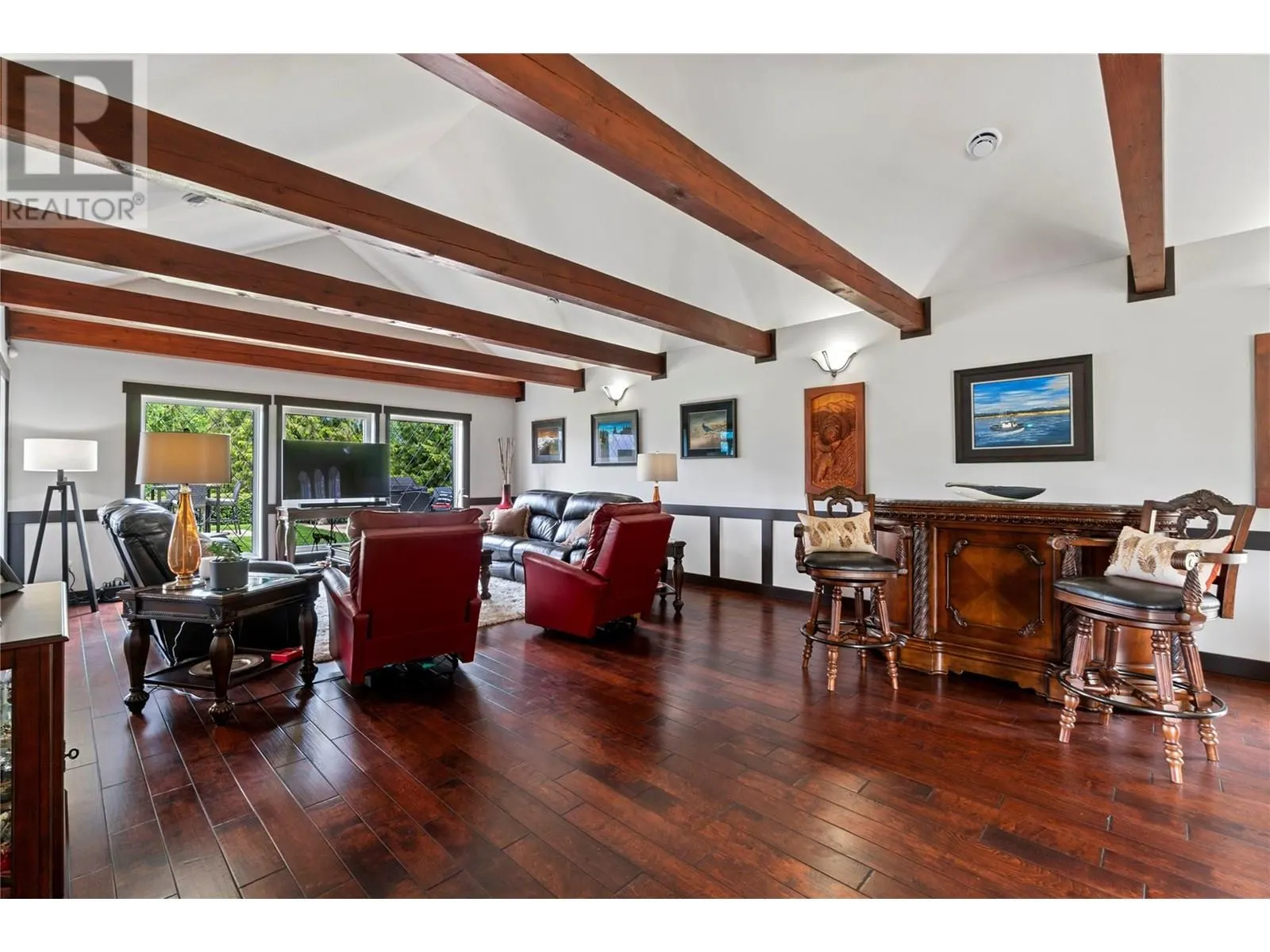 5121 IVY Road