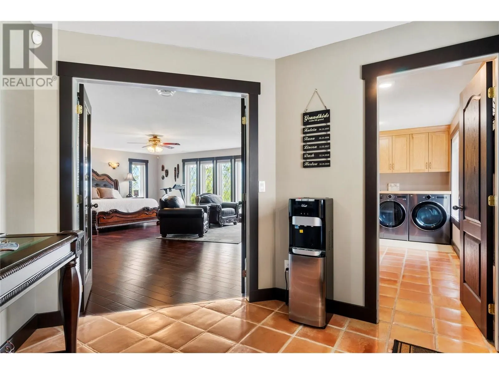 5121 IVY Road