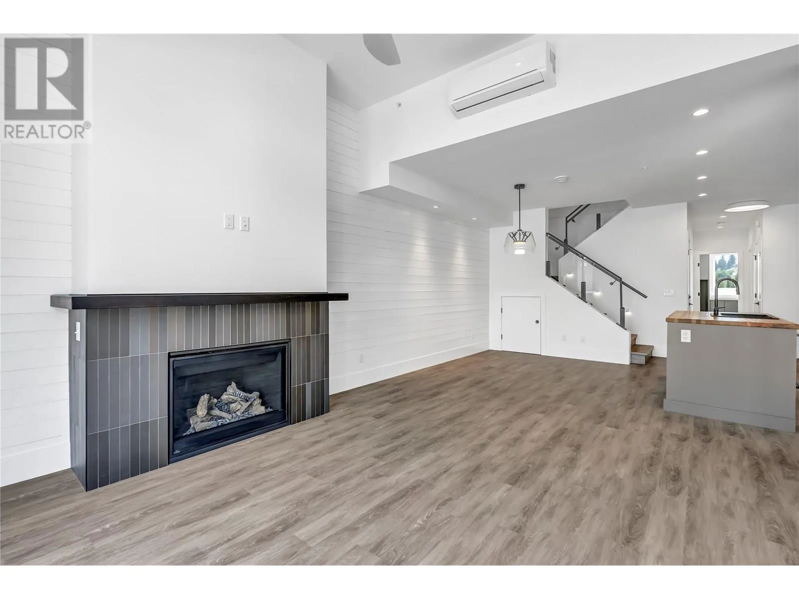3290 Landry Crescent